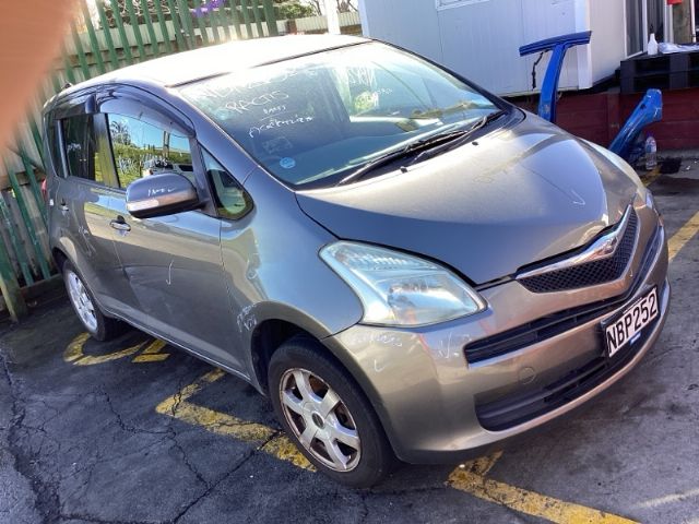 Toyota Ractis SCP100 2005-2009
