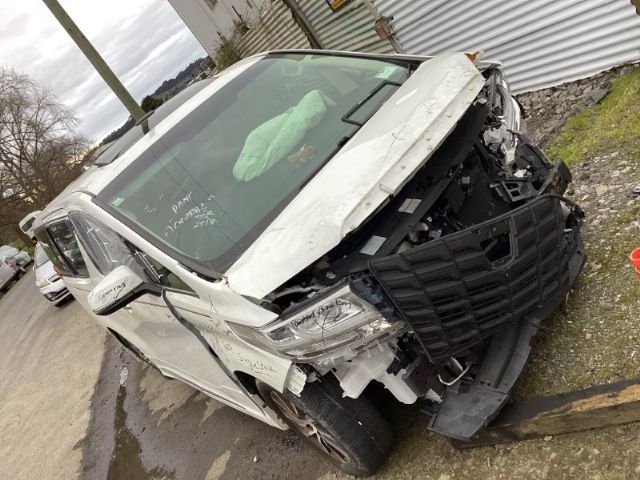 Toyota Alphard GGH30