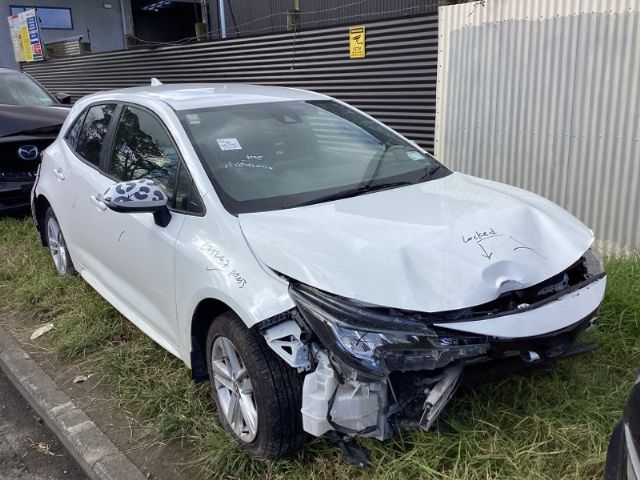 Toyota Corolla MZEA12