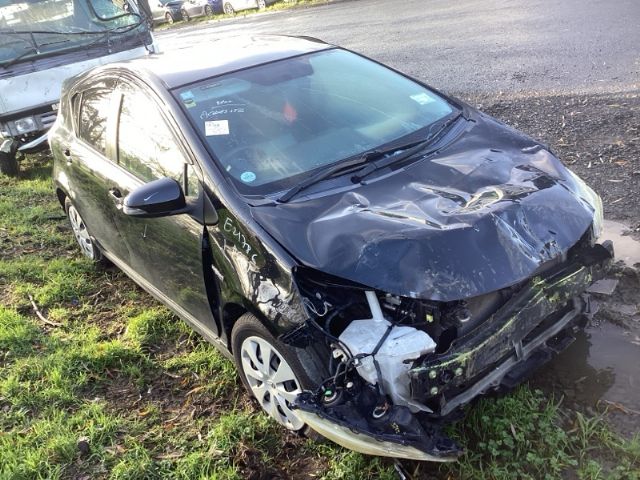 Toyota Aqua NHP10 2011-2015