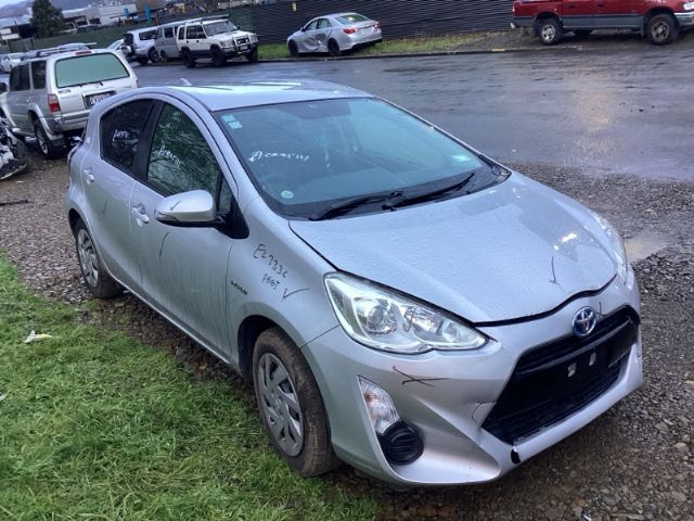 Toyota Aqua NHP10 2011-2015
