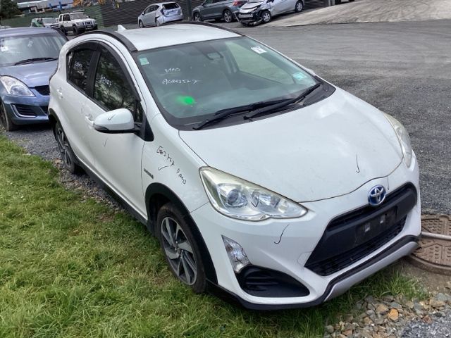 Toyota Aqua NHP10 2015-2017