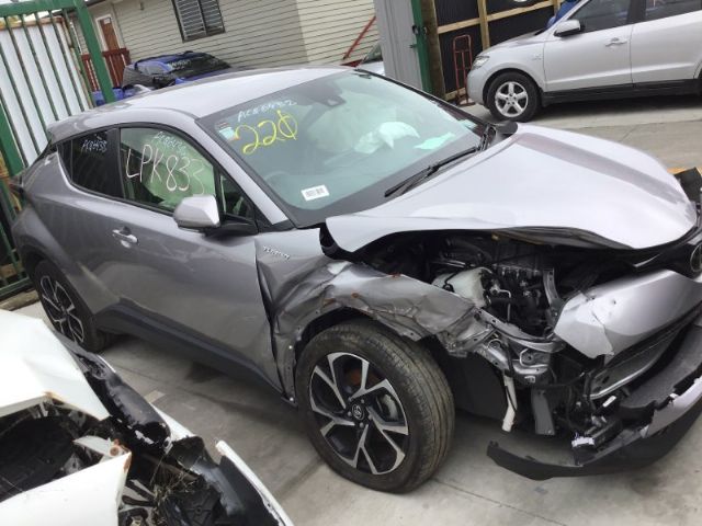 Toyota C-HR NGX10